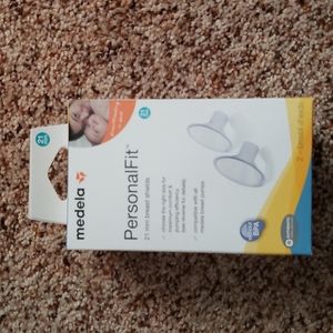 NWT Medela PersonalFit 21mm Breast Shields